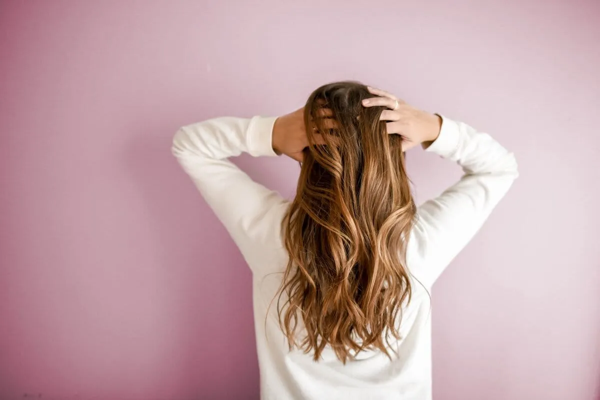 How to combat greasy hair in 10 steps