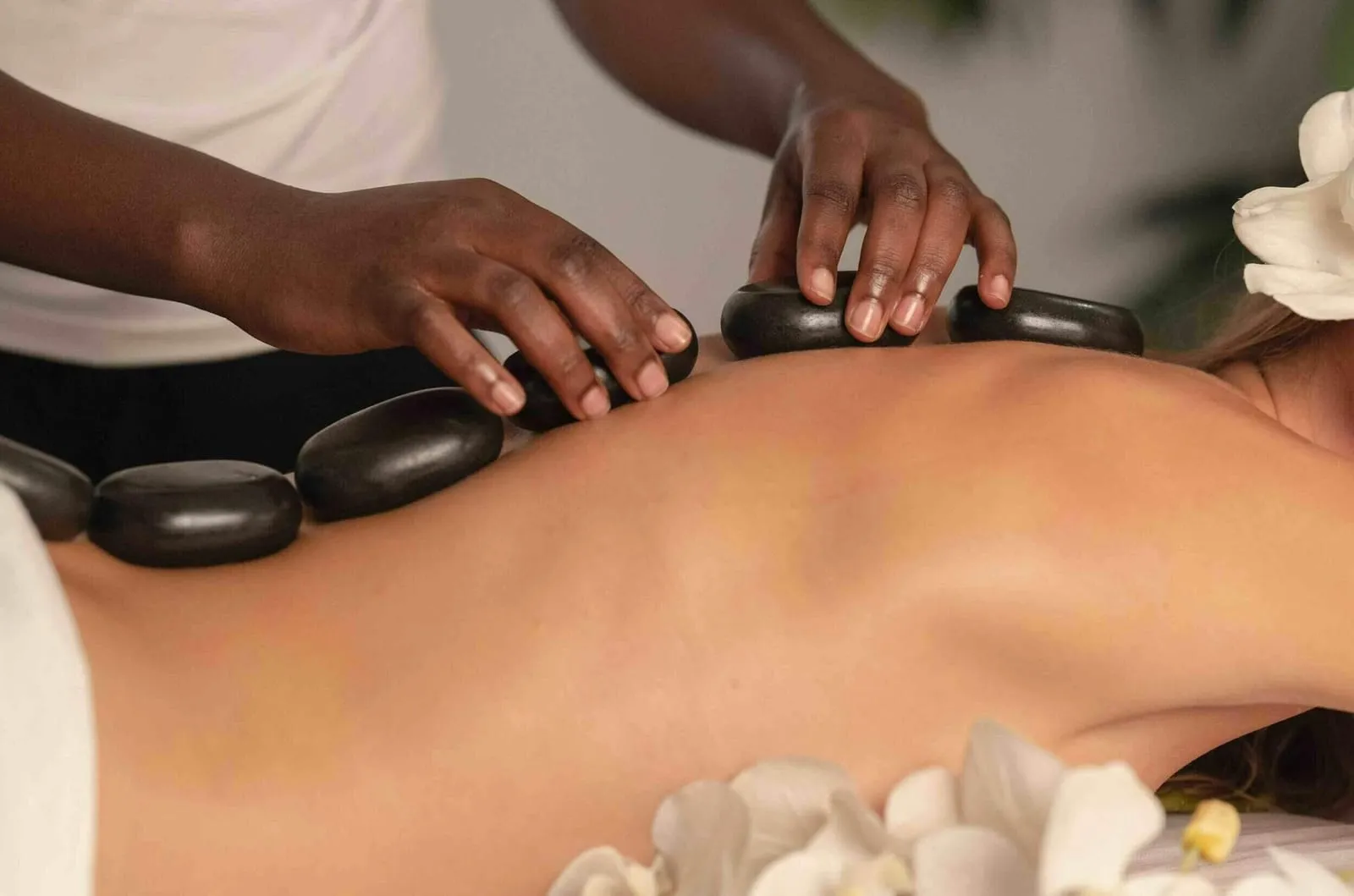 What is hot stone massage and what are the benefits?