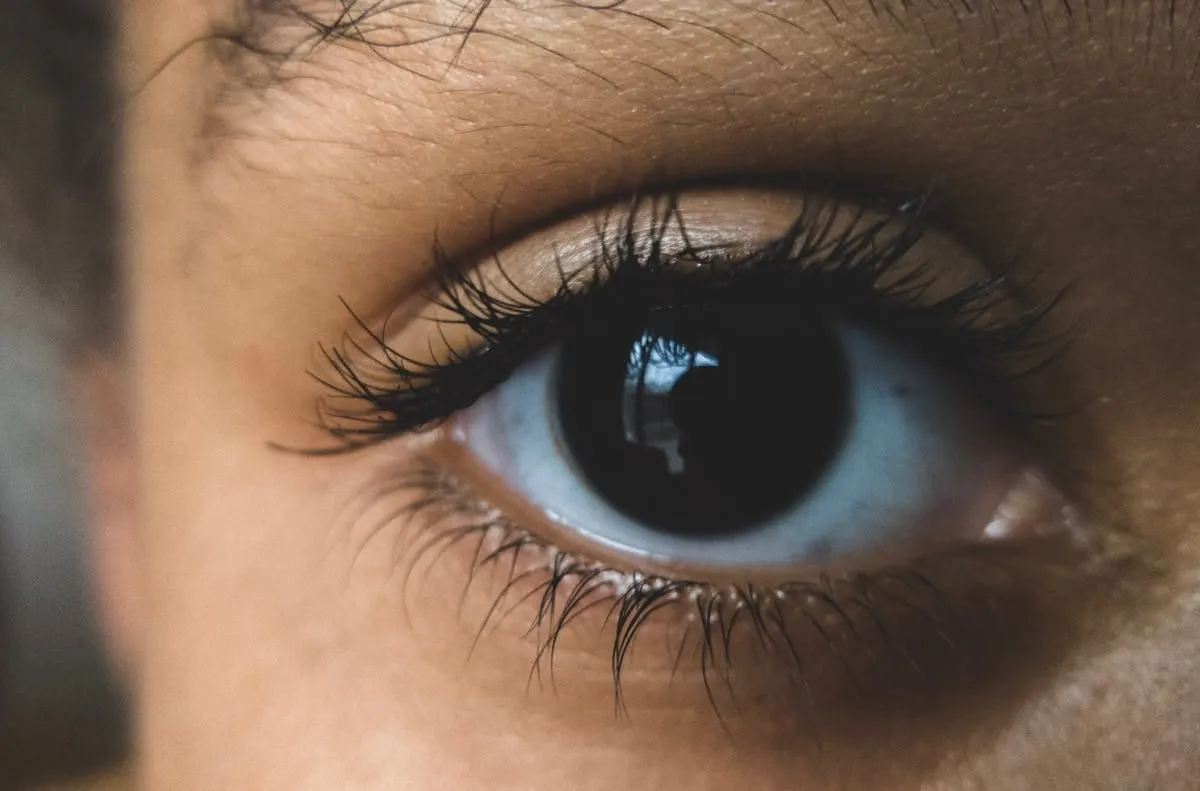 10 tips for how to get longer lashes